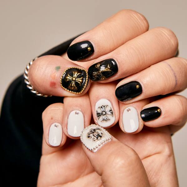 Acrylic nail set
